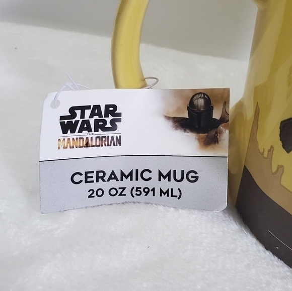Disney Star Wars The Mandalodrian Yellow Brown Ceramic Mug 20 Oz NWT - Picture 9 of 10